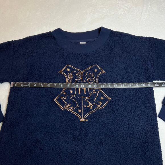 Harry Potter Crewneck Hogwarts Fuzzy Fleece Sweater Size XL Sleepwear PJ Casual - Picture 7 of 8